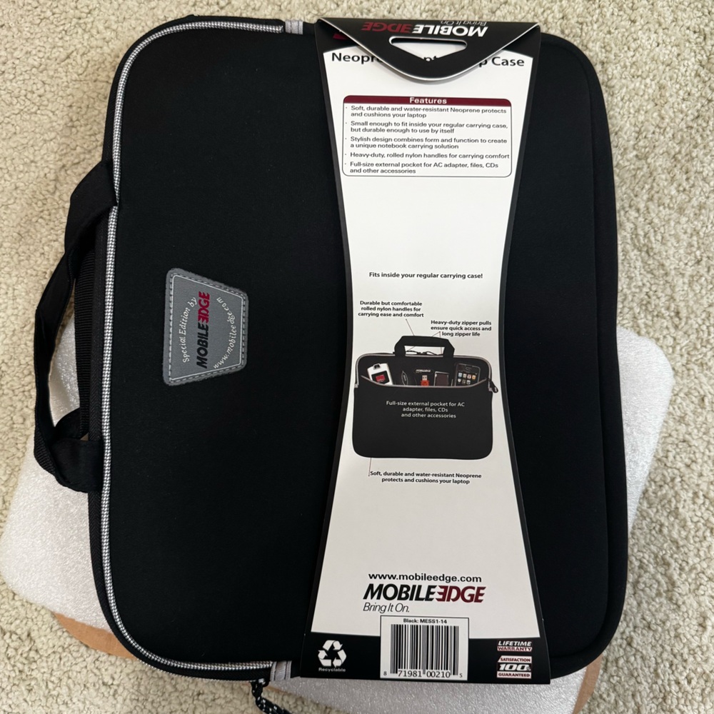 NWT Mobile Edge Black Neoprene Laptop Sleeve With Handles Fits 14.1" Screens - Picture 5 of 11